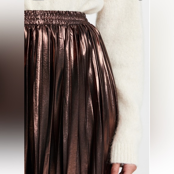 En Saison Pleated Metallic Skirt - Picture 6 of 8